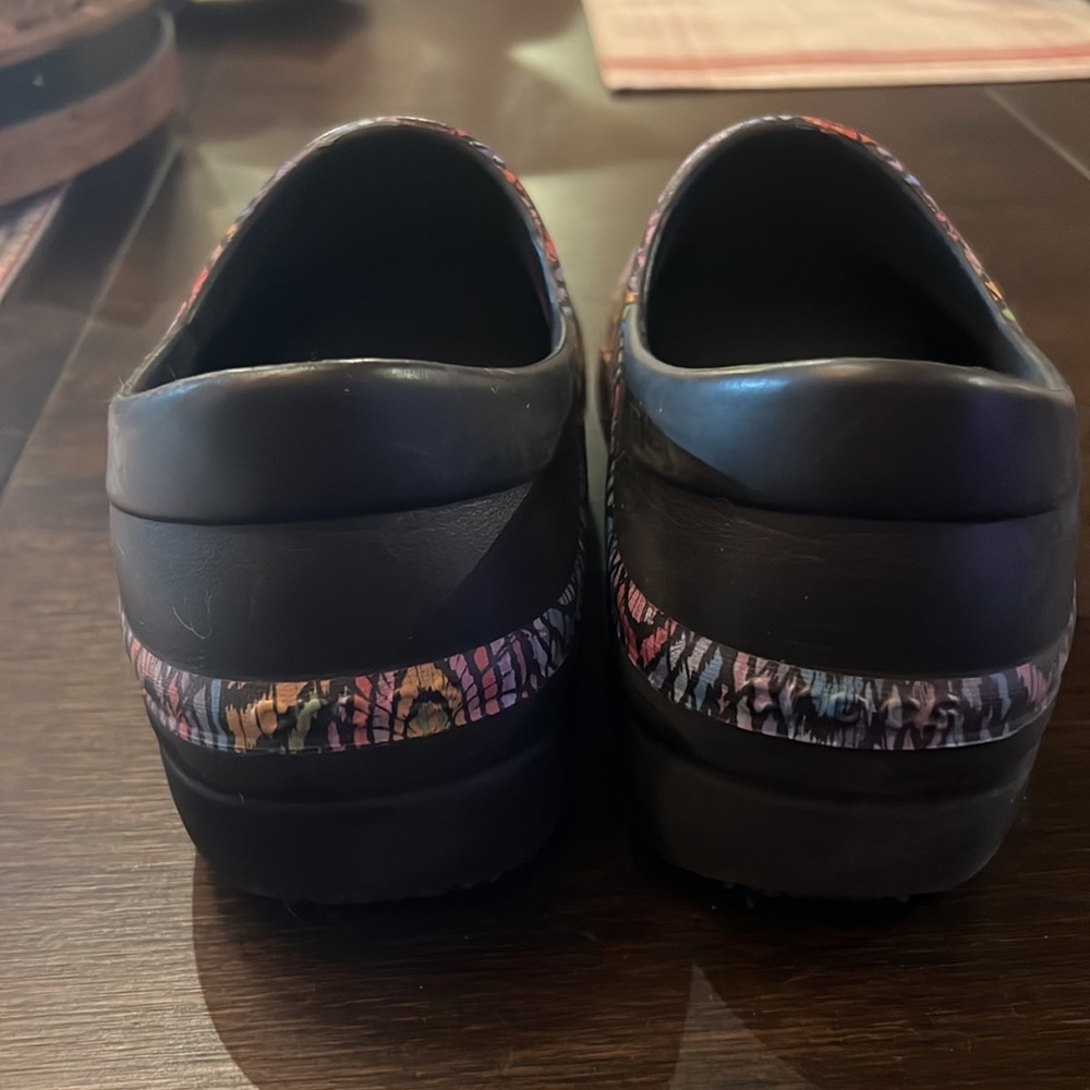 Colorful crocs - Picture 2 of 5
